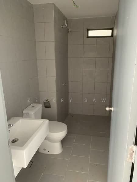 Service Residence for Sale at E'Island Lake Haven - Zeckry Saw - Bathroom - PropertyGuru.com.my