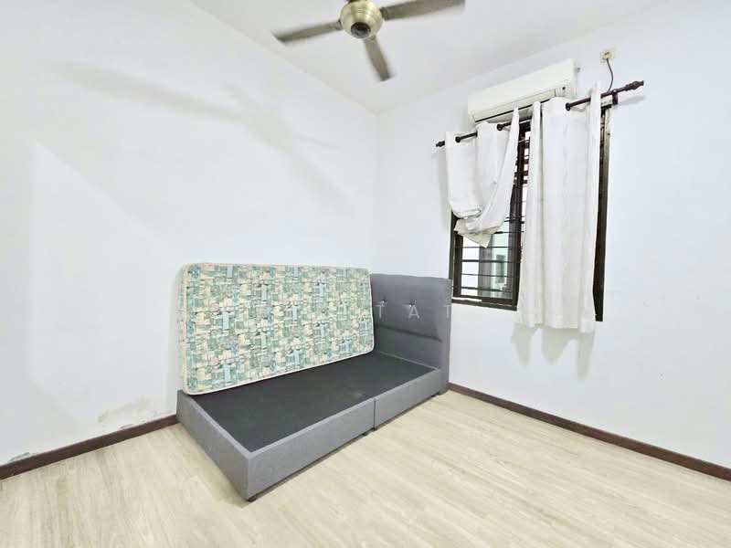 Cluster House for Sale in Austin Heights (Tebrau) - Yik Tat - Bedroom - PropertyGuru.com.my