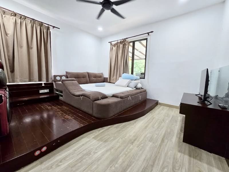 Cluster House for Sale in Austin Heights (Tebrau) - Yik Tat - Bedroom - PropertyGuru.com.my