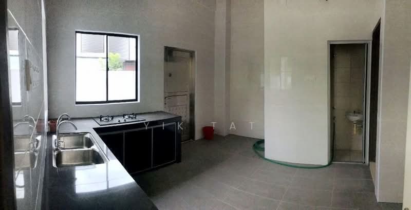 Cluster House for Sale in Taman Adda Heights (Tebrau) - Yik Tat - Kitchen - PropertyGuru.com.my