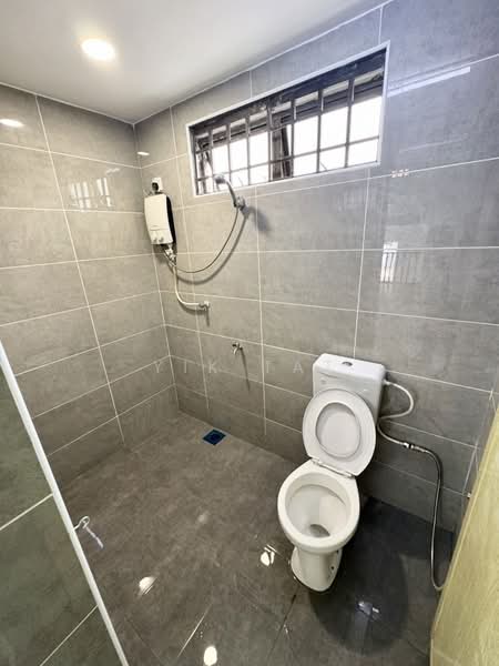 2-storey Terraced House for Sale in Taman Mount Austin (Tebrau) - Yik Tat - Bathroom - PropertyGuru.com.my