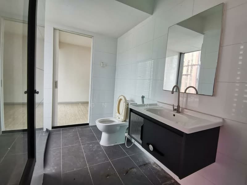 SOHO @ Empire City untuk Untuk Disewa - RM 950 /bulan, Apr 2026 - Bathroom - PropertyGuru.com.my