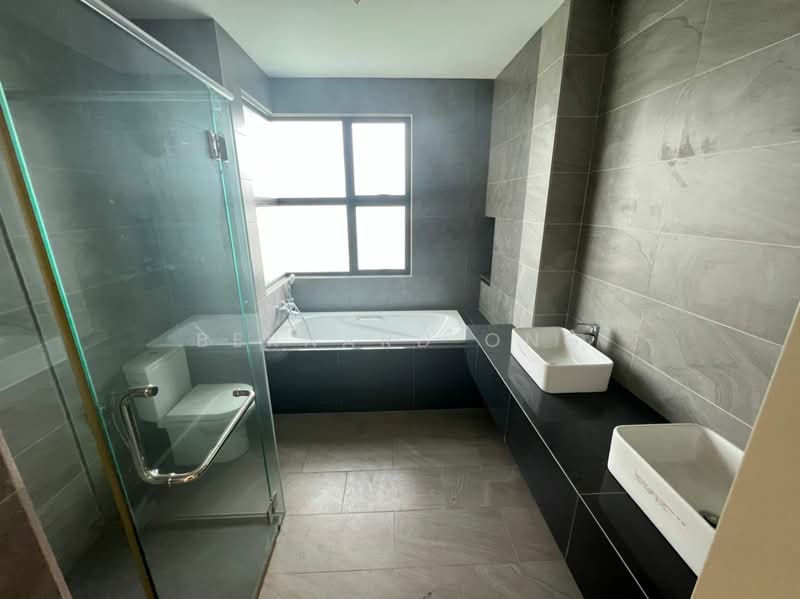 Bungalow for Sale in Bandar Country Homes (Rawang) - Bernard Ong - Bathroom - PropertyGuru.com.my