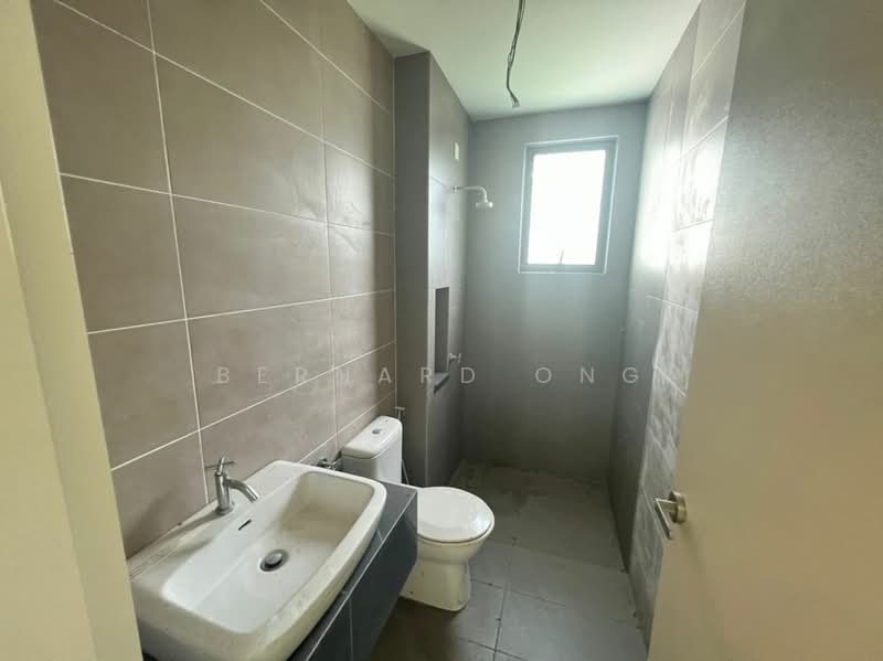 Bungalow for Sale in Bandar Country Homes (Rawang) - Bernard Ong - Bathroom - PropertyGuru.com.my