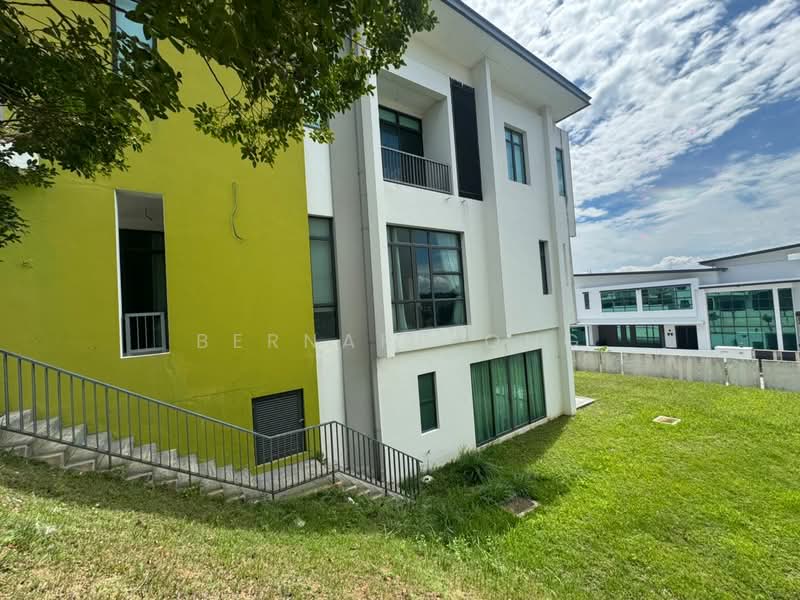 Bungalow for Sale in Bandar Country Homes (Rawang) - Bernard Ong - Exterior - PropertyGuru.com.my