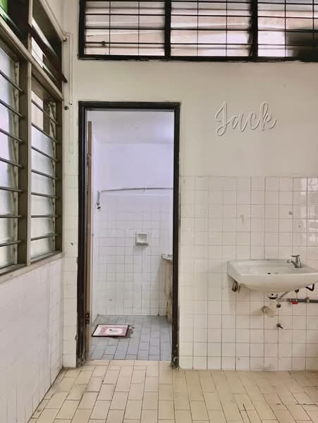 Raja Uda untuk Untuk Dijual - RM 699,999, Mac 2026 - Bathroom - PropertyGuru.com.my