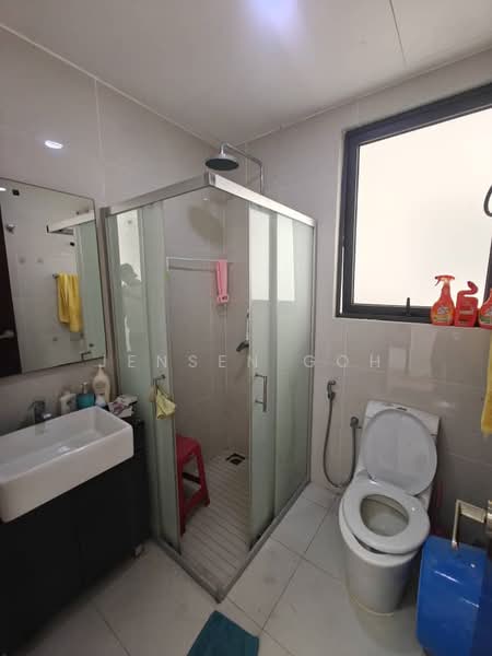 Kondominium untuk Dijual di Amberside @ Country Garden Danga Bay - Jensen Goh - Bathroom - PropertyGuru.com.my
