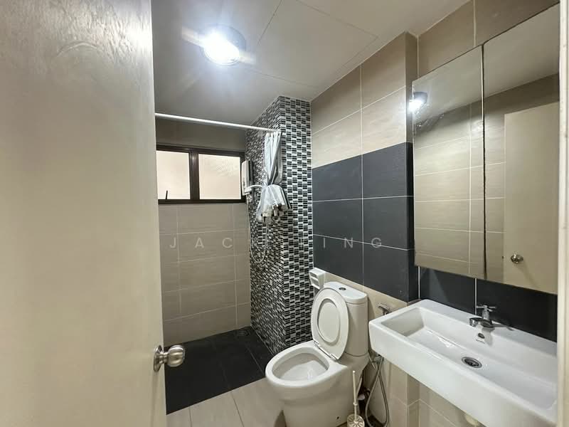 Ujana Executive Apartment untuk Untuk Dijual - RM 750,000, Mac 2026 - Bathroom - PropertyGuru.com.my