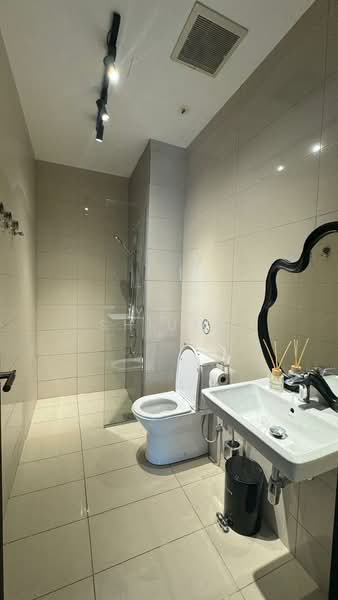 Service Residence for Sale at Paradigm Residence - Yee Shiuen - Bathroom - PropertyGuru.com.my