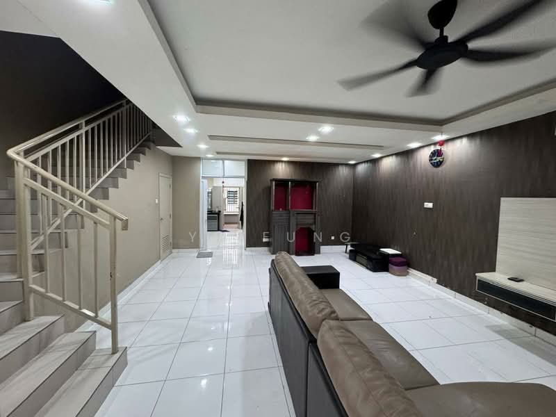 Rumah Teres 2 Tingkat untuk Dijual di Bandar Dato Onn (Tebrau) - YC Fung - Living Room - PropertyGuru.com.my