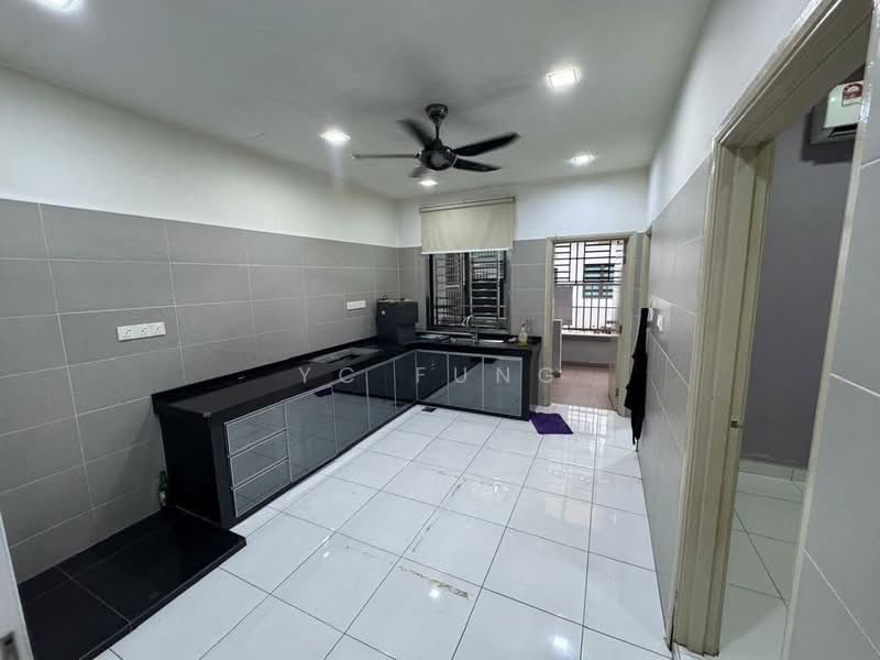 Rumah Teres 2 Tingkat untuk Dijual di Bandar Dato Onn (Tebrau) - YC Fung - Kitchen - PropertyGuru.com.my