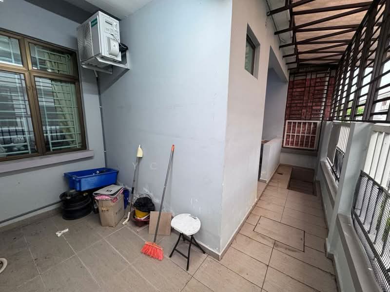 Rumah Teres 2 Tingkat untuk Dijual di Bandar Dato Onn (Tebrau) - YC Fung - Balcony - PropertyGuru.com.my