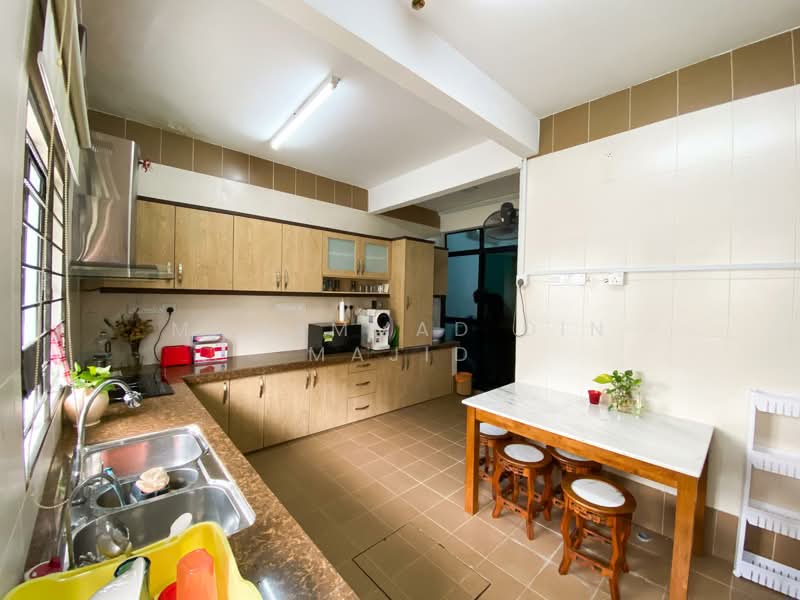 2-storey Terraced House for Sale in Bandar Bukit Tinggi (Klang) - Mohammad Din Majid - Kitchen - PropertyGuru.com.my