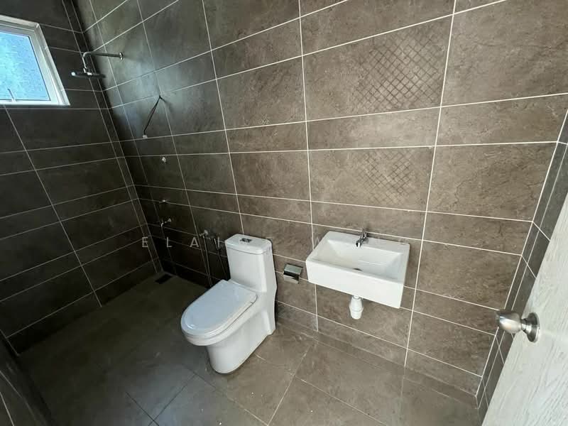 3-storey Terraced House for Sale in Kota Kinabalu (Sabah) - Elaine Wong - Bathroom - PropertyGuru.com.my