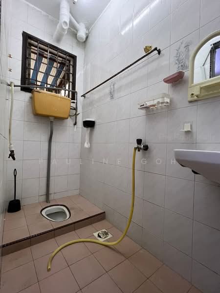 2-storey Terraced House for Sale in Taman Damai Jaya (Skudai) - Pauline Goh - Bathroom - PropertyGuru.com.my