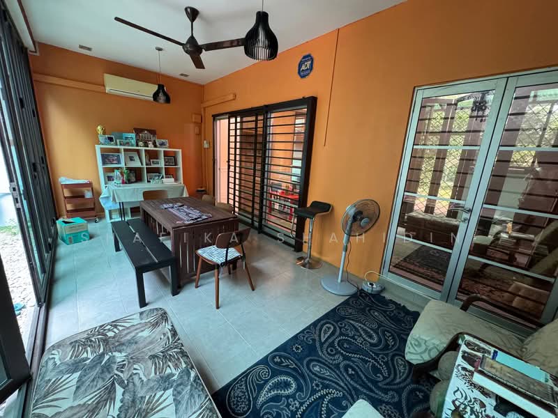 2-storey Terraced House for Sale in Denai Alam (Shah Alam) - Shafika Shahidin - Living Room - PropertyGuru.com.my