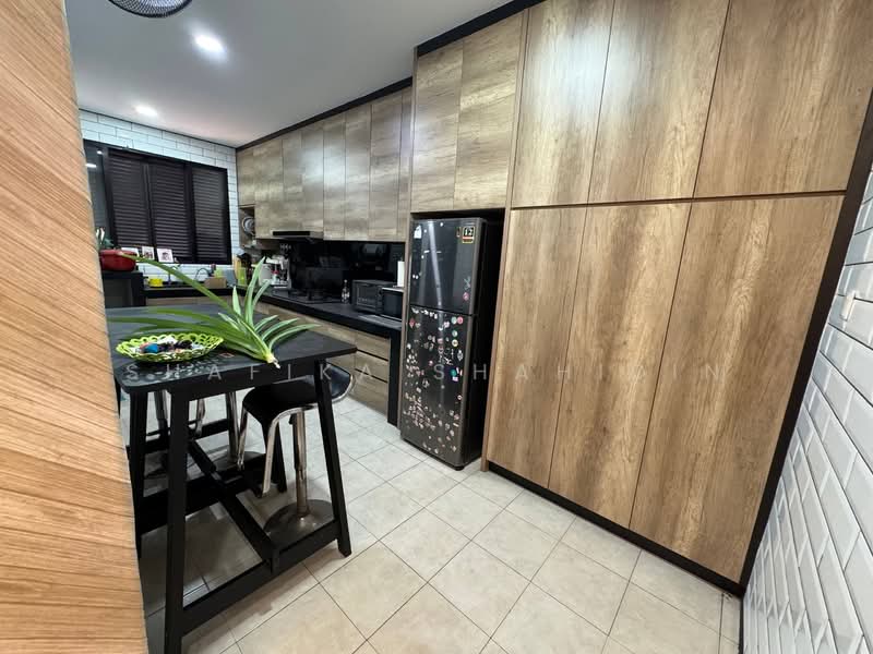 2-storey Terraced House for Sale in Denai Alam (Shah Alam) - Shafika Shahidin - Kitchen - PropertyGuru.com.my