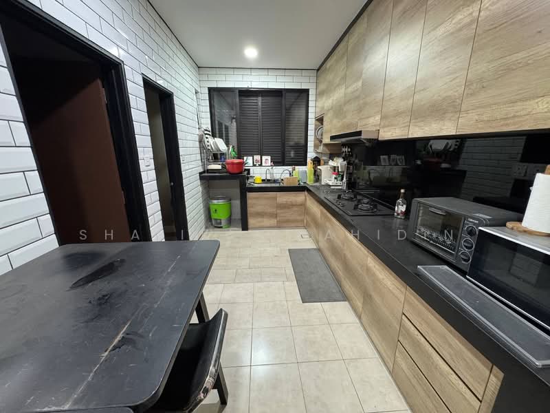 2-storey Terraced House for Sale in Denai Alam (Shah Alam) - Shafika Shahidin - Kitchen - PropertyGuru.com.my