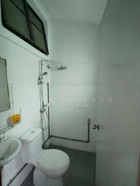 2-storey Terraced House for Sale in Saujana Impian (Kajang) - FARAH HANIM BINTI AD SUHADAK SUHADAK - Bathroom - PropertyGuru.com.my