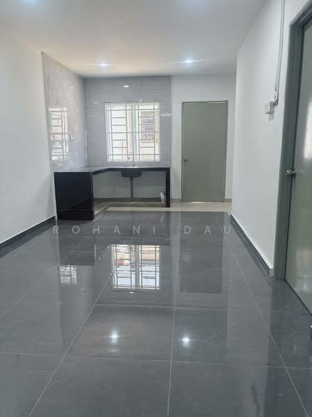 1-storey Terraced House for Sale in Semenyih (Selangor) - Rohani Daud - Kitchen - PropertyGuru.com.my