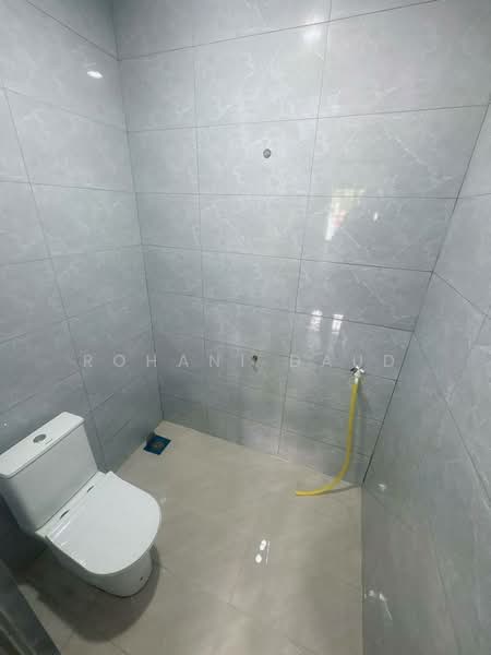 1-storey Terraced House for Sale in Semenyih (Selangor) - Rohani Daud - Bathroom - PropertyGuru.com.my