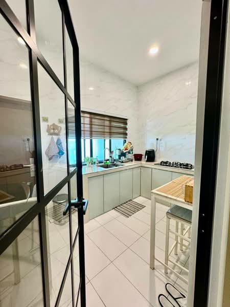Rumah Berkembar untuk Dijual di Dengkil (Selangor) - Abdul Qadir - Kitchen - PropertyGuru.com.my