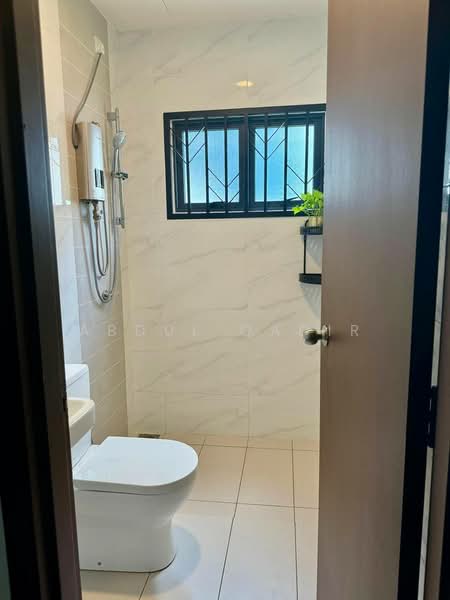 Rumah Berkembar untuk Dijual di Dengkil (Selangor) - Abdul Qadir - Bathroom - PropertyGuru.com.my