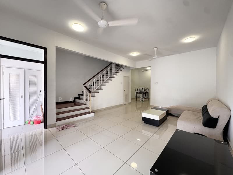 Rumah Teres 2 Tingkat untuk Disewa di Mutiara Rini (Skudai) - Pauline Goh - Living Room - PropertyGuru.com.my