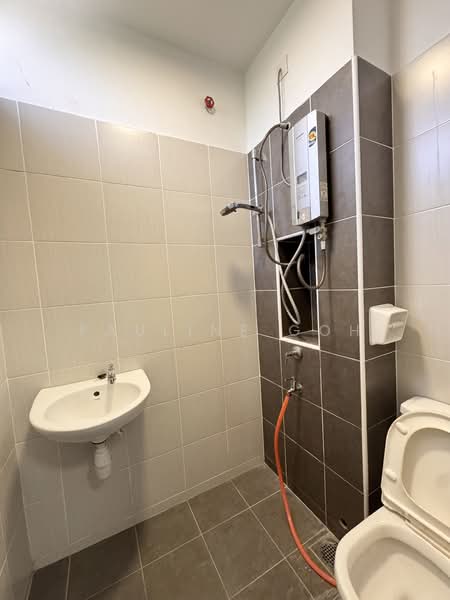 Rumah Teres 2 Tingkat untuk Disewa di Mutiara Rini (Skudai) - Pauline Goh - Bathroom - PropertyGuru.com.my