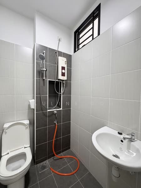 Rumah Teres 2 Tingkat untuk Disewa di Mutiara Rini (Skudai) - Pauline Goh - Bathroom - PropertyGuru.com.my