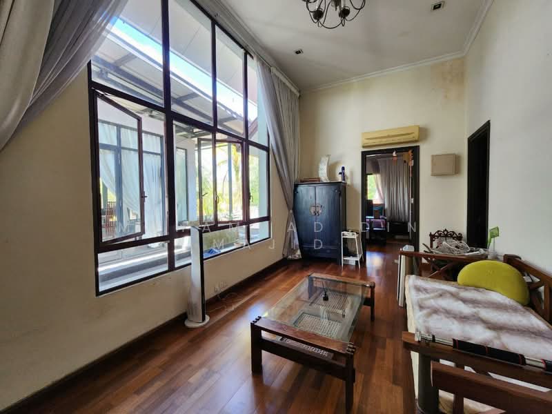 2-storey Terraced House for Sale in Bukit Jelutong (Shah Alam) - Mohammad Din Majid - Living Room - PropertyGuru.com.my