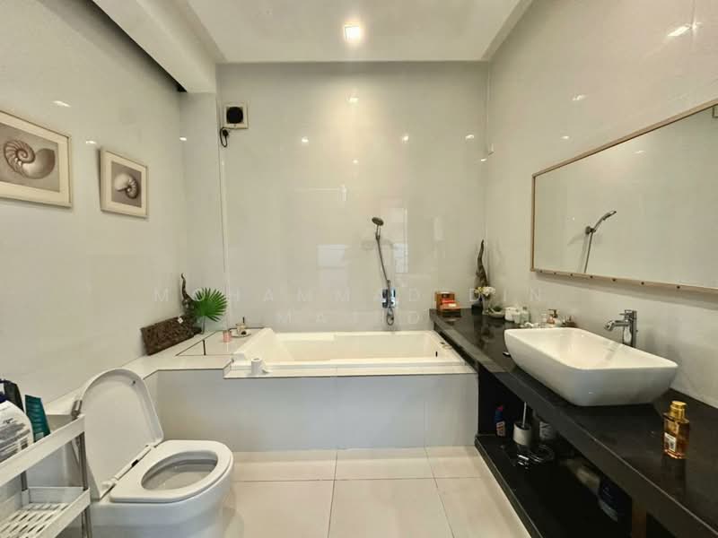 2-storey Terraced House for Sale in Bukit Jelutong (Shah Alam) - Mohammad Din Majid - PropertyGuru.com.my