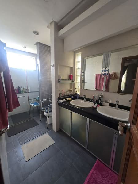 Salak South untuk Untuk Dijual - RM 2,000,000, Apr 2026 - Bathroom - PropertyGuru.com.my