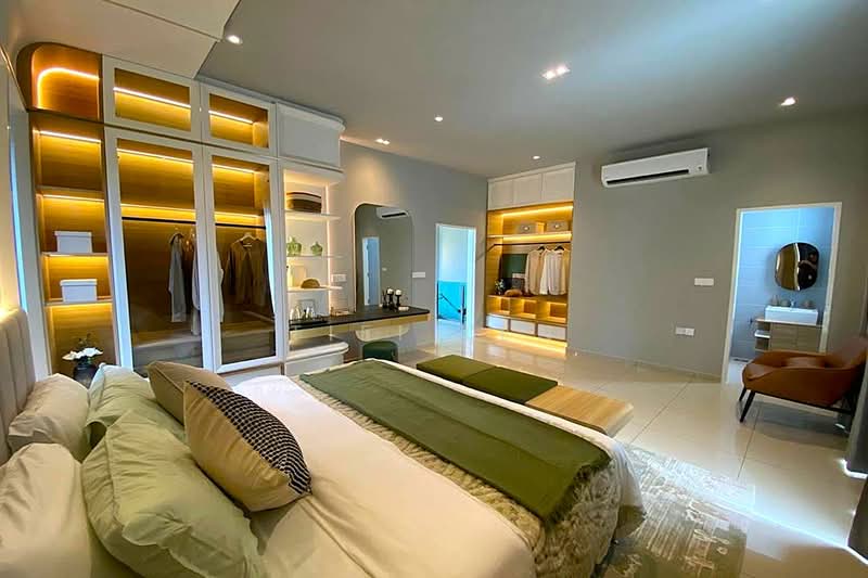 Seremban 2 Storey Show House Corner / End Lot Option with Fully Furnished Bandar Enstek Labu Sepang untuk Untuk Dijual - RM 467,000, Apr 2026 - Bedroom - PropertyGuru.com.my