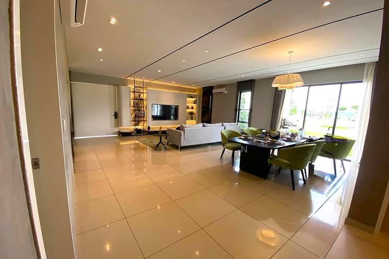 Seremban 2 Storey Show House Corner / End Lot Option with Fully Furnished Bandar Enstek Labu Sepang untuk Untuk Dijual - RM 467,000, Apr 2026 - Living Room - PropertyGuru.com.my
