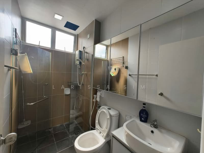Service Residence for Sale at Larkin Heights - Larissa Sim - Bathroom - PropertyGuru.com.my