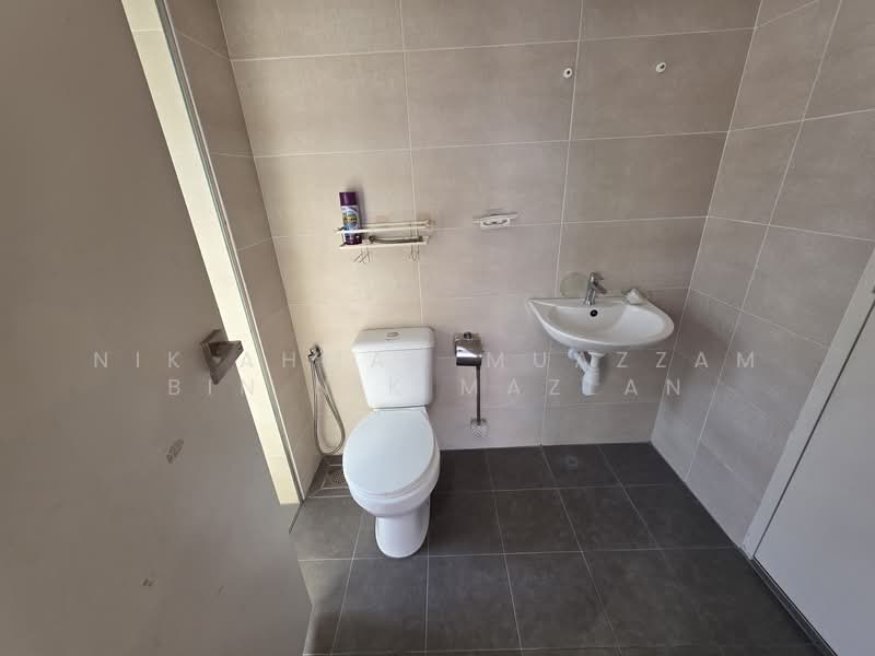 2-storey Terraced House for Rent in U12, Taman Cahaya Alam (Shah Alam) - Nik Ahmad Muazzam Bin Nik Mazlan - Bathroom - PropertyGuru.com.my
