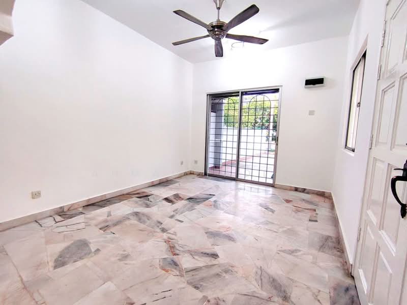 2-storey Terraced House for Sale in Bandar Baru Bangi (Selangor) - Ahmad Fadlee - Living Room - PropertyGuru.com.my