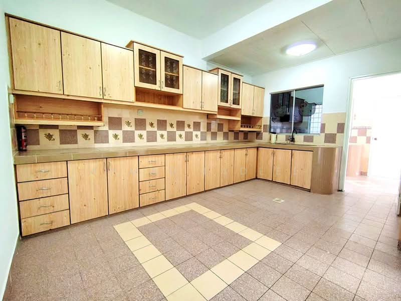 2-storey Terraced House for Sale in Bandar Baru Bangi (Selangor) - Ahmad Fadlee - Kitchen - PropertyGuru.com.my