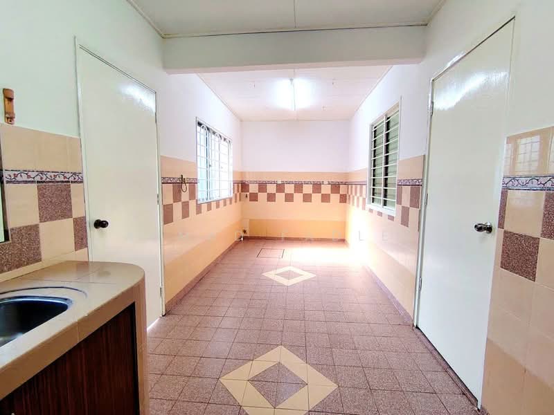 2-storey Terraced House for Sale in Bandar Baru Bangi (Selangor) - Ahmad Fadlee - Kitchen - PropertyGuru.com.my