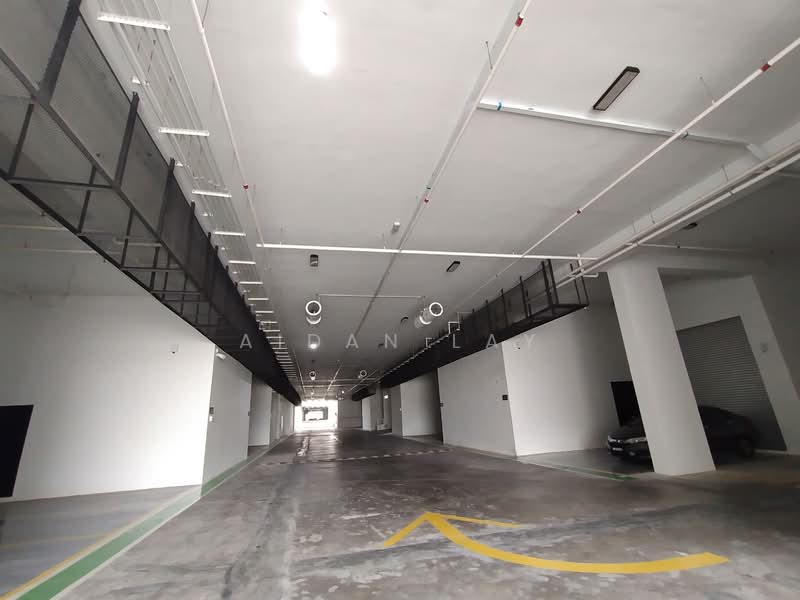 Gudang untuk Dijual di Taman Sains Selangor (Kota Damansara) - Aidan Lay - Car Park - PropertyGuru.com.my
