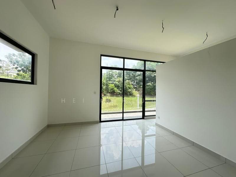 Bungalow House for Sale in Jade Hills (Kajang) - Hei Kar Jun - Living Room - PropertyGuru.com.my