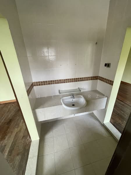 Semi-Detached House for Sale in Ampang (Selangor) - Zahier Firza - Bathroom - PropertyGuru.com.my