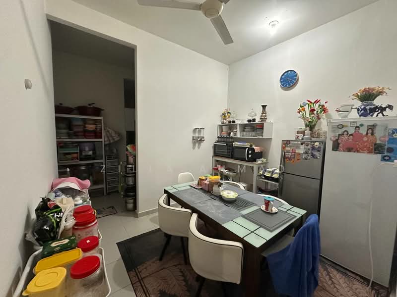 Semi-Detached House for Sale in Taman Indah Puteri (Sepang) - Zilla Ahmad - Kitchen - PropertyGuru.com.my