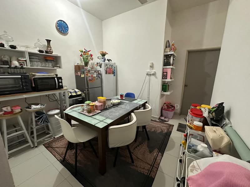 Semi-Detached House for Sale in Taman Indah Puteri (Sepang) - Zilla Ahmad - Dining Room - PropertyGuru.com.my