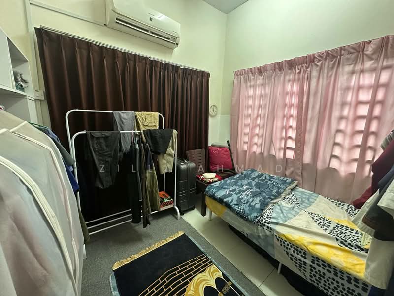Semi-Detached House for Sale in Taman Indah Puteri (Sepang) - Zilla Ahmad - Bedroom - PropertyGuru.com.my