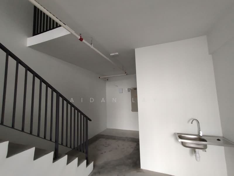 Shop / Office for Sale in Taman Sains Selangor (Kota Damansara) - Aidan Lay - Corridor - PropertyGuru.com.my