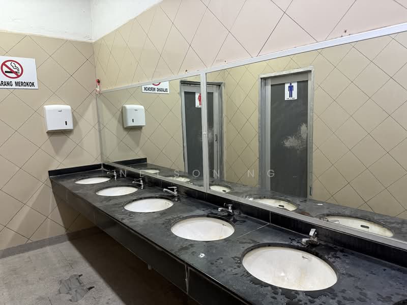Retail Space for Sale in Bahau (Negeri Sembilan) - Nelson Ng - Bathroom - PropertyGuru.com.my