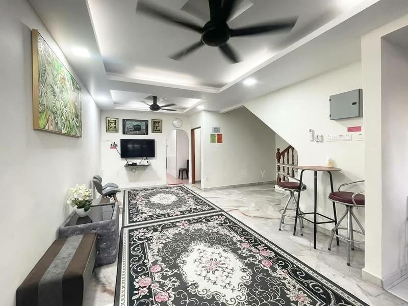 2-storey Terraced House for Sale in Klang (Selangor) - Amirul Nasyriq - Living Room - PropertyGuru.com.my