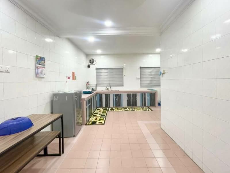 2-storey Terraced House for Sale in Klang (Selangor) - Amirul Nasyriq - Kitchen - PropertyGuru.com.my